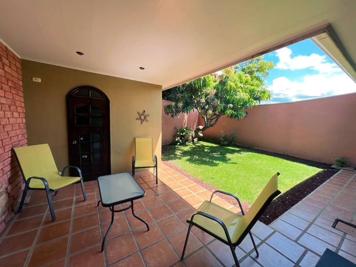 Beautiful Home W/ Backyard, Ac - Close To Airport Brasil Kültér fotó